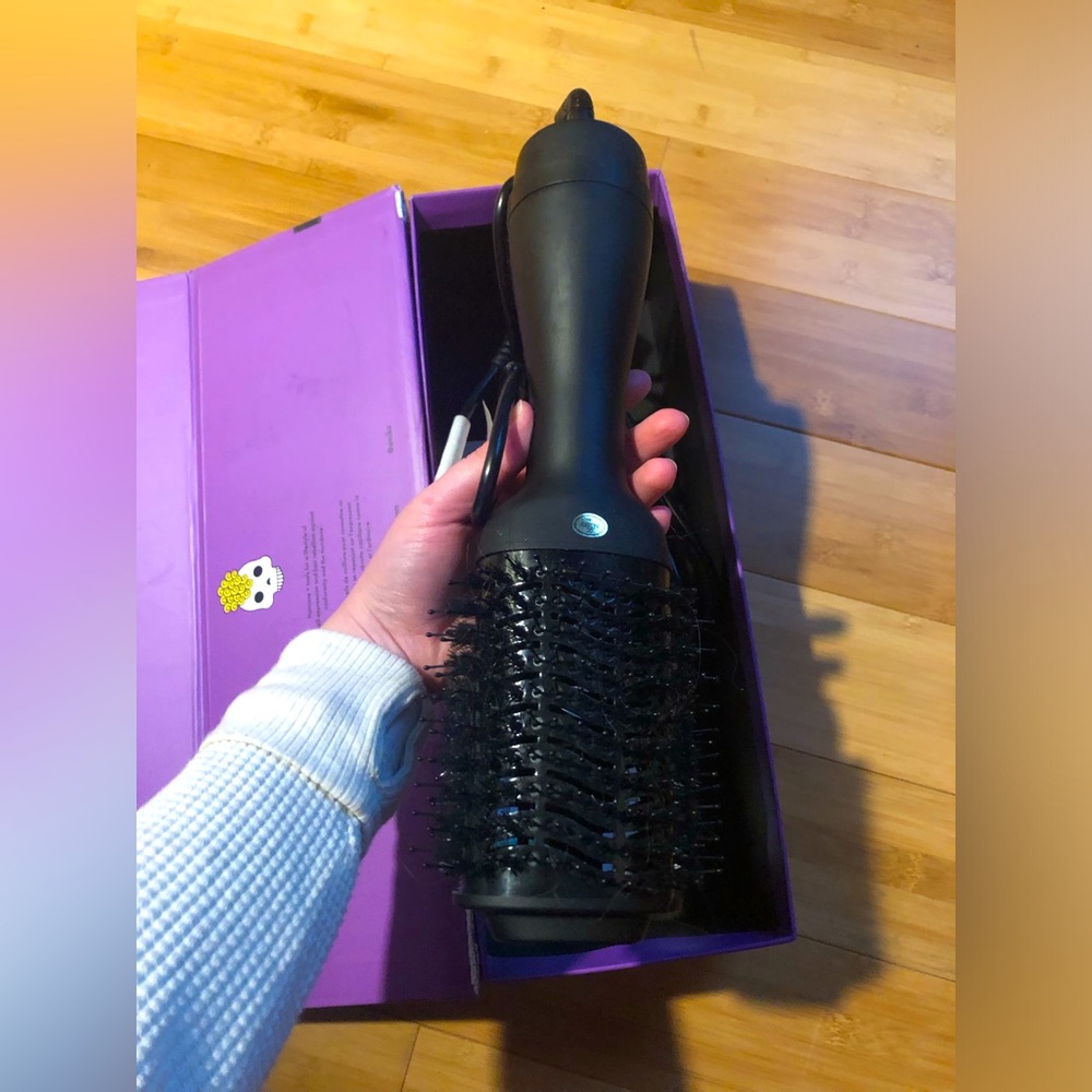 Amika blow dry brush EUC